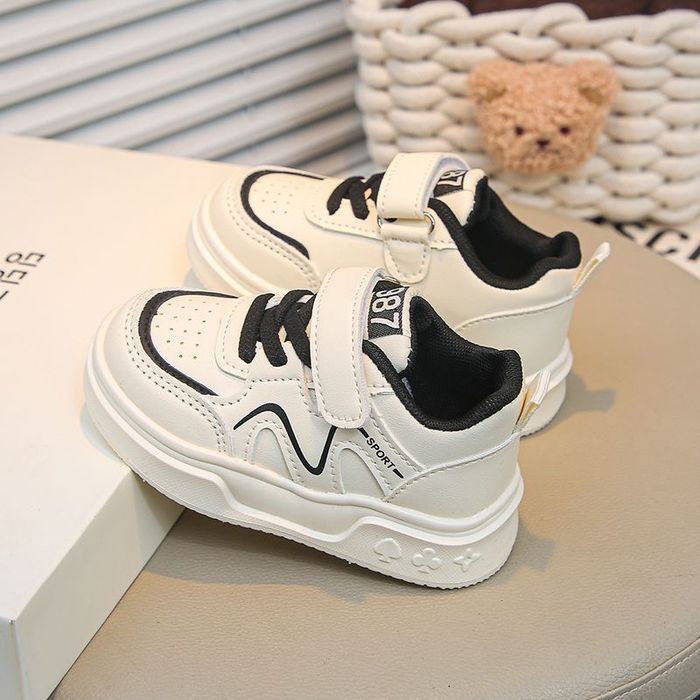 Кроссовка на осень/весна 28р