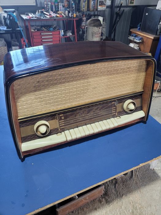 Radio vechi pe lămpi stare excelenta