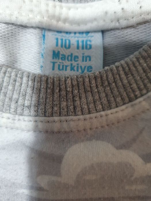 На мальчика свитшоты и рубашка. Качество супер