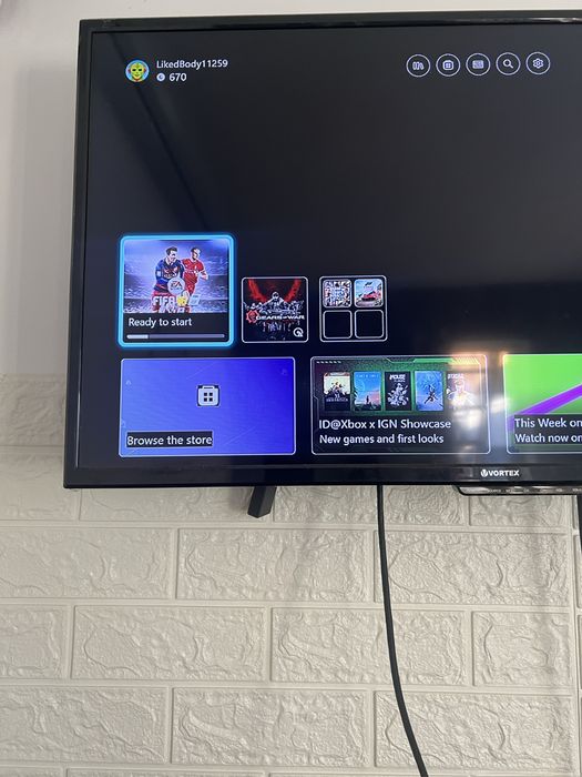 Consola Xbox one plus jocuri