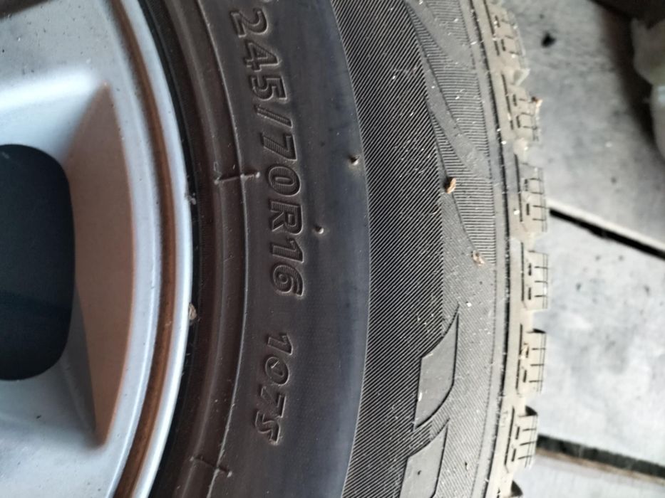 Vand 4 roti r16 nissan navara 2008