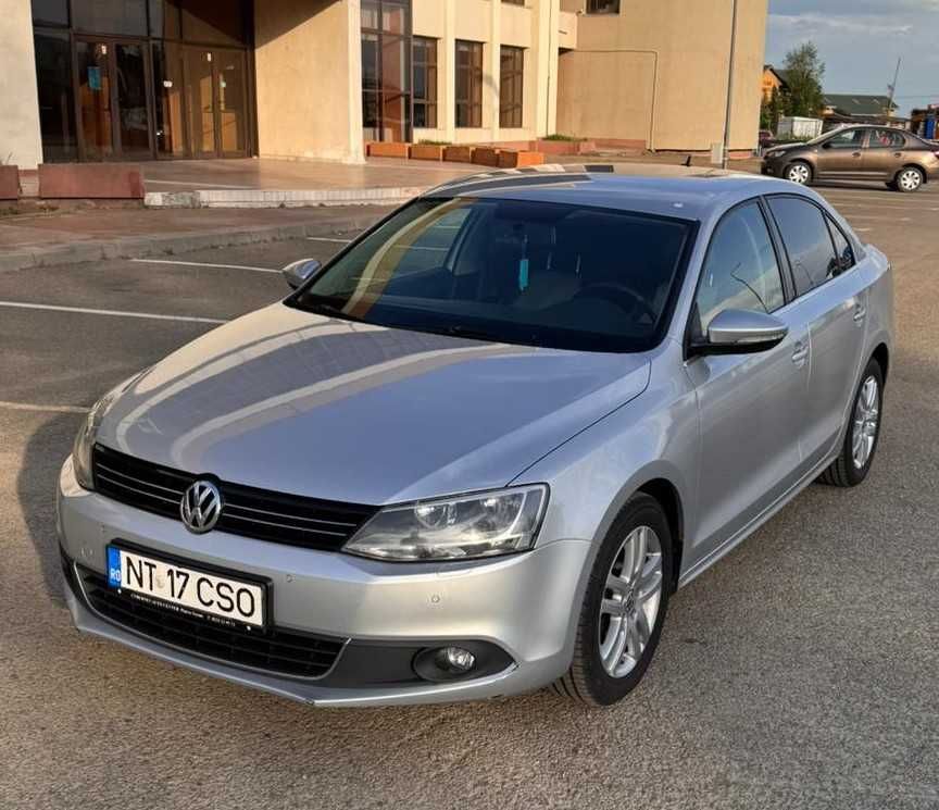 VW Jetta 2.0 TDI , 140 CP , Manuală 6 trepte , 2012 , HIGHLINE