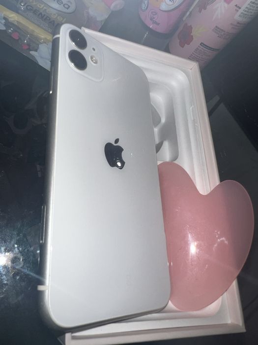 De vanzare Iphone 11/64GB,liber de retea*