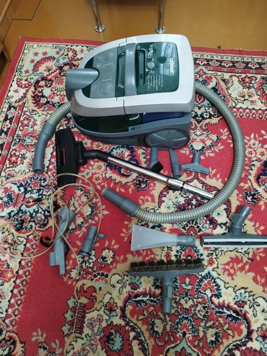 Продам моющий пылесос