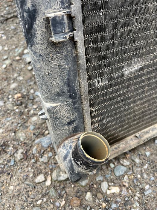 Vand radiator nissan patroly60
