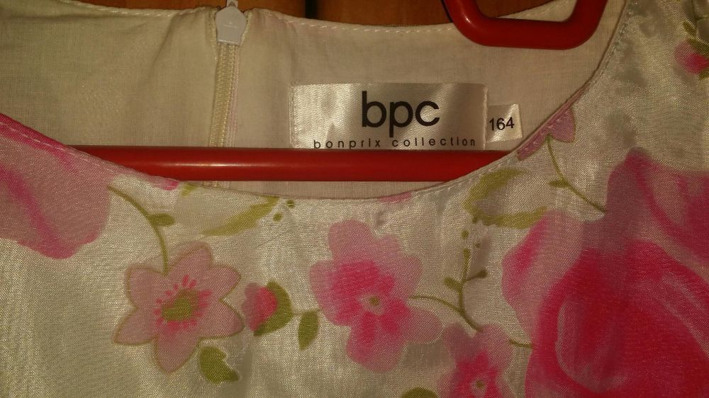 Rochite elegante fetite