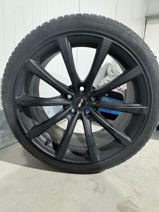 Roti complete iarna Tesla model Y  Jante + anvelope 255/40R20