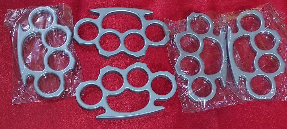 5 rozete box pumnal cele din poze toate 50 ron
pt. autoaparare decor