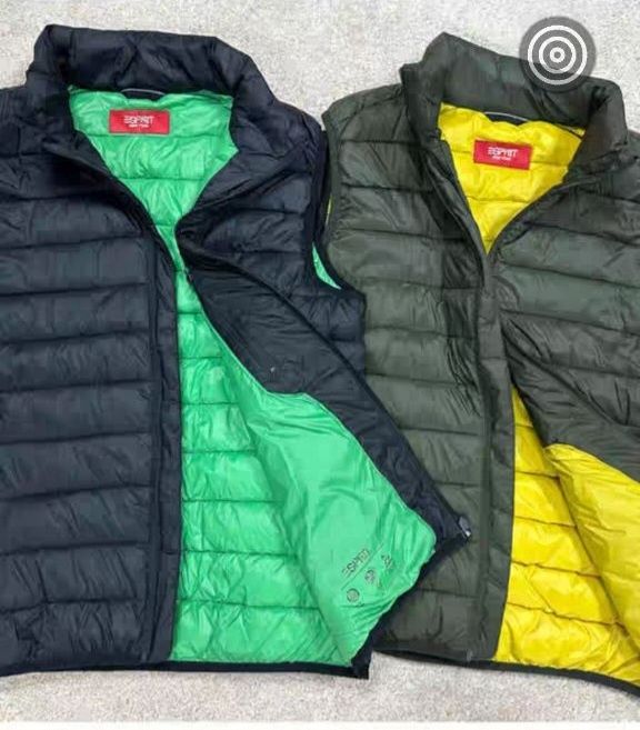 Лехкий красивый жилет Espirt размеры S и M