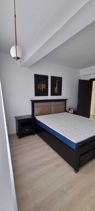 Apartament 3 camere decomandat - 7minute Metrou D. Leonida