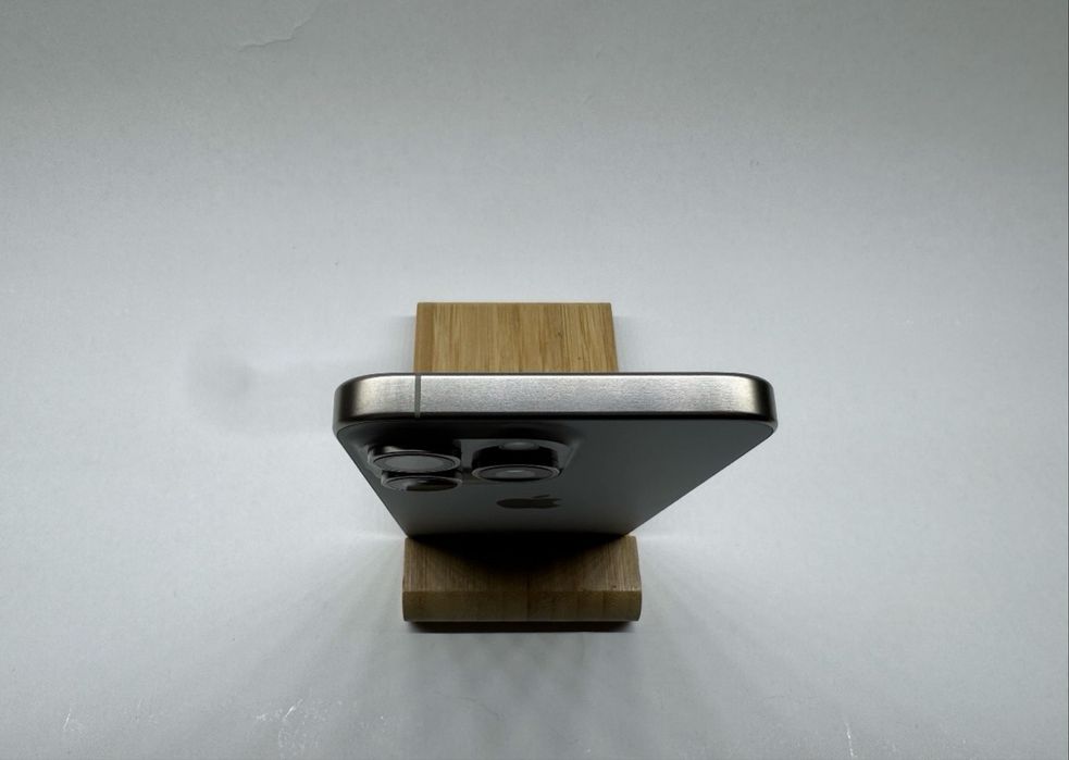 •VÂND•  iPhone 15 pro max