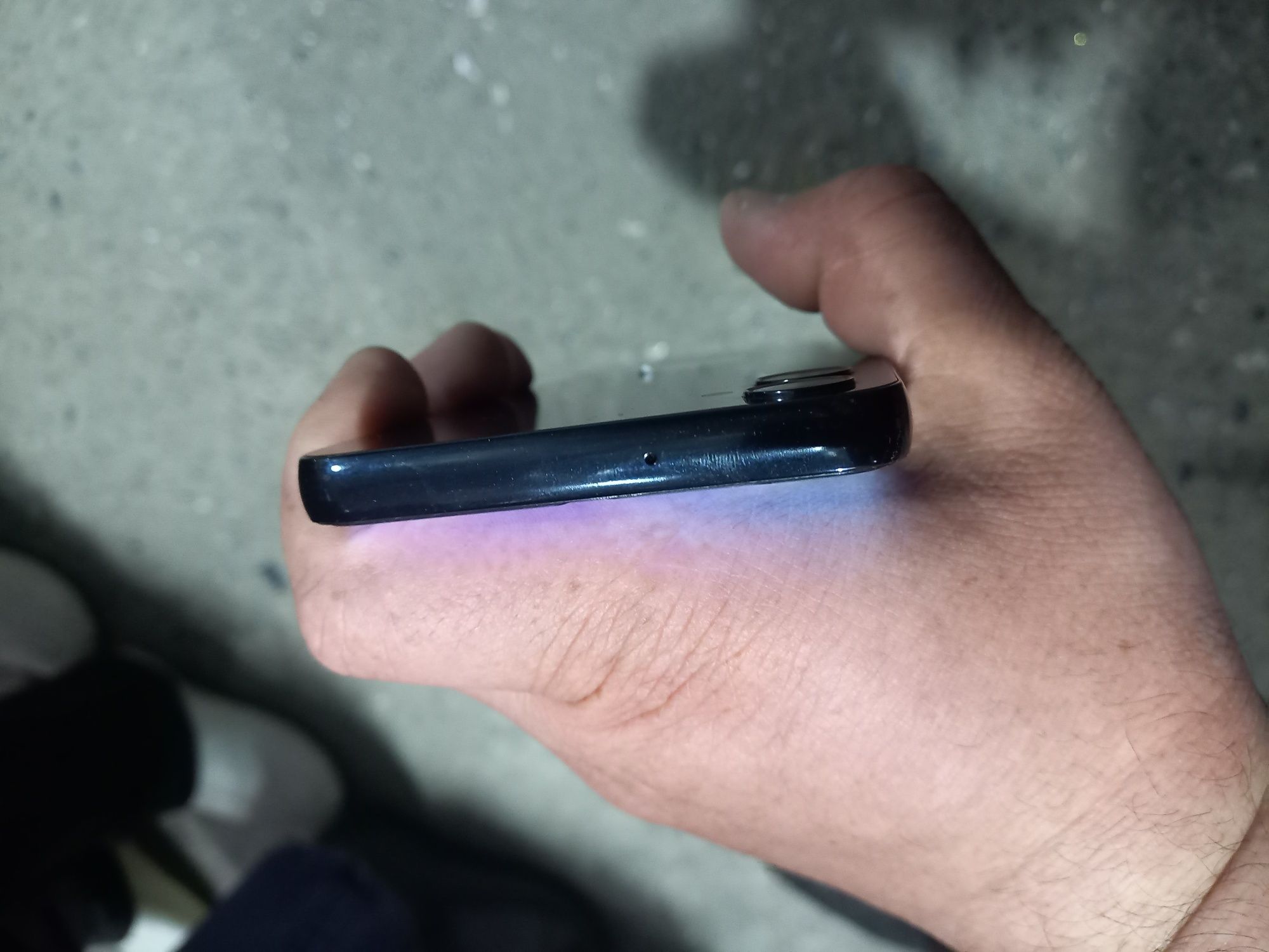 A05 samsung ideal holati yangi tiniq 128GB hotirasi rangi qora.