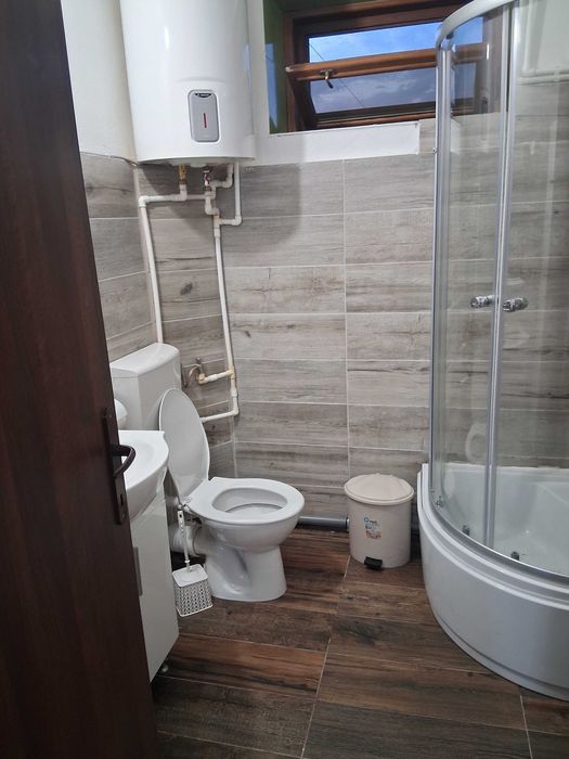 Închiriez apartament