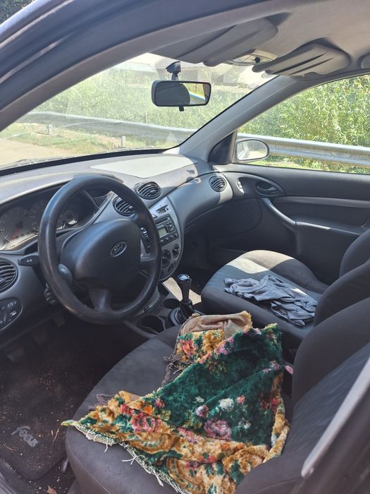 Vând Ford focus pentru dezmembrări