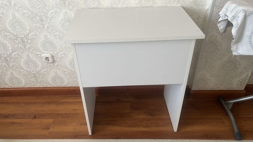 Продам стол для школьника