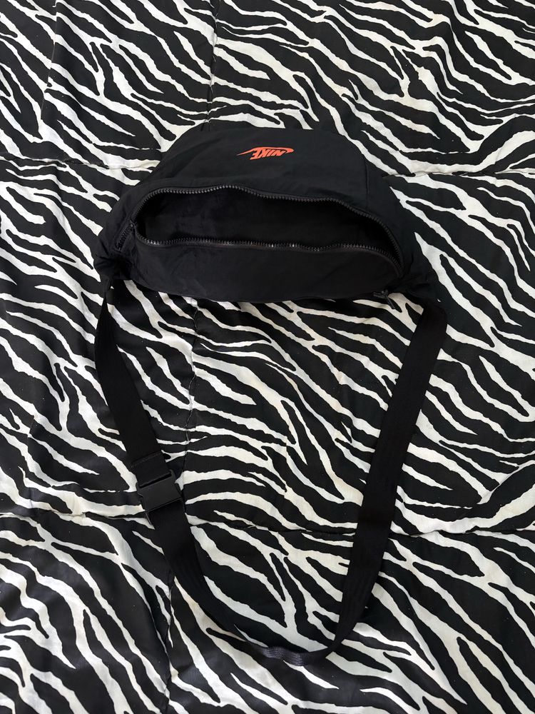 Ветровка nike xs/s