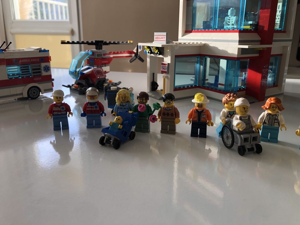 Lego hospital 60204