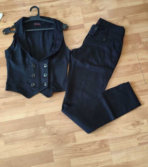 Дамски тениски ,блузи ,потници ,поли