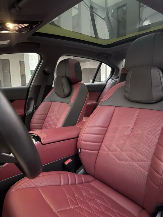 BMW i5 35L 2024 v nalichii