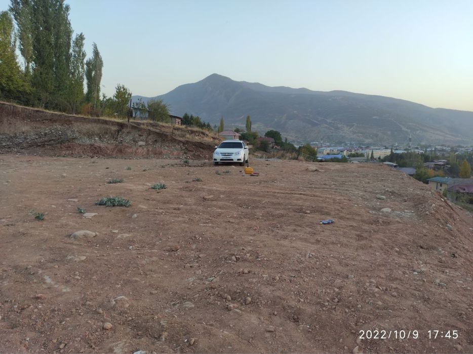 8 sotokli yer sotiladi