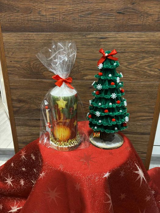 Коледни свещи и елхички