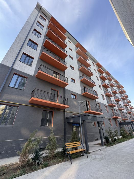 Urganch sh 2-qavatda 2 xonali kv sotiladi