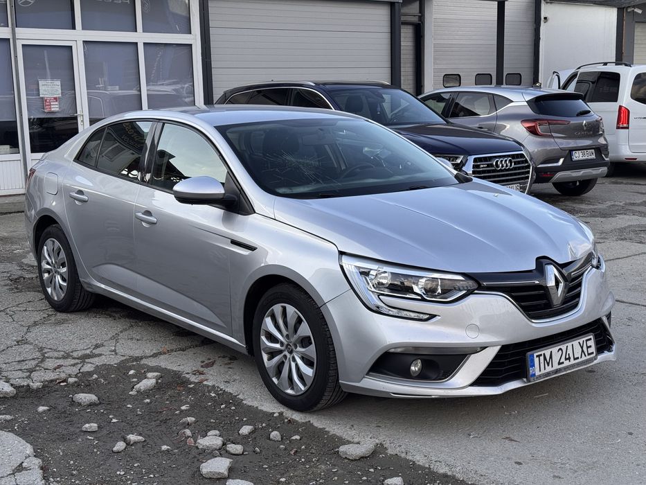Renault Megane 1.6 Benzina 2018 usor avariat