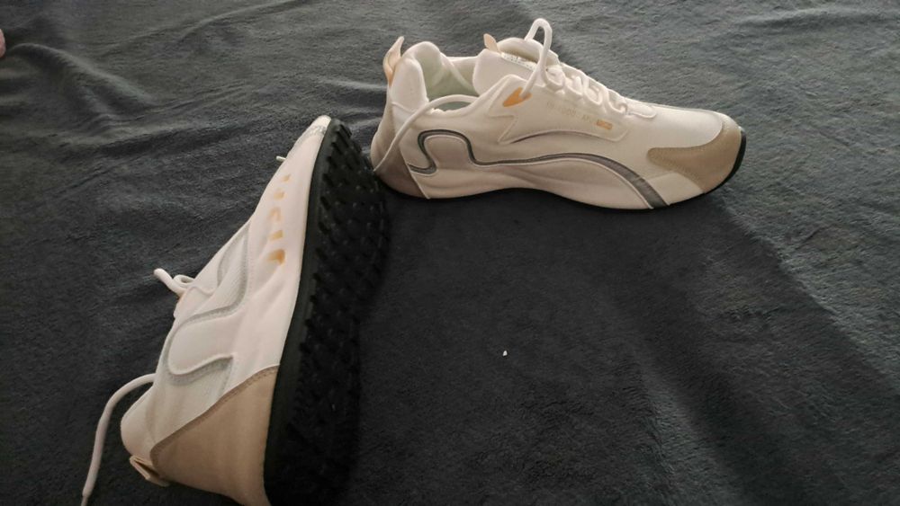 Adidas sport foarte eleganti !