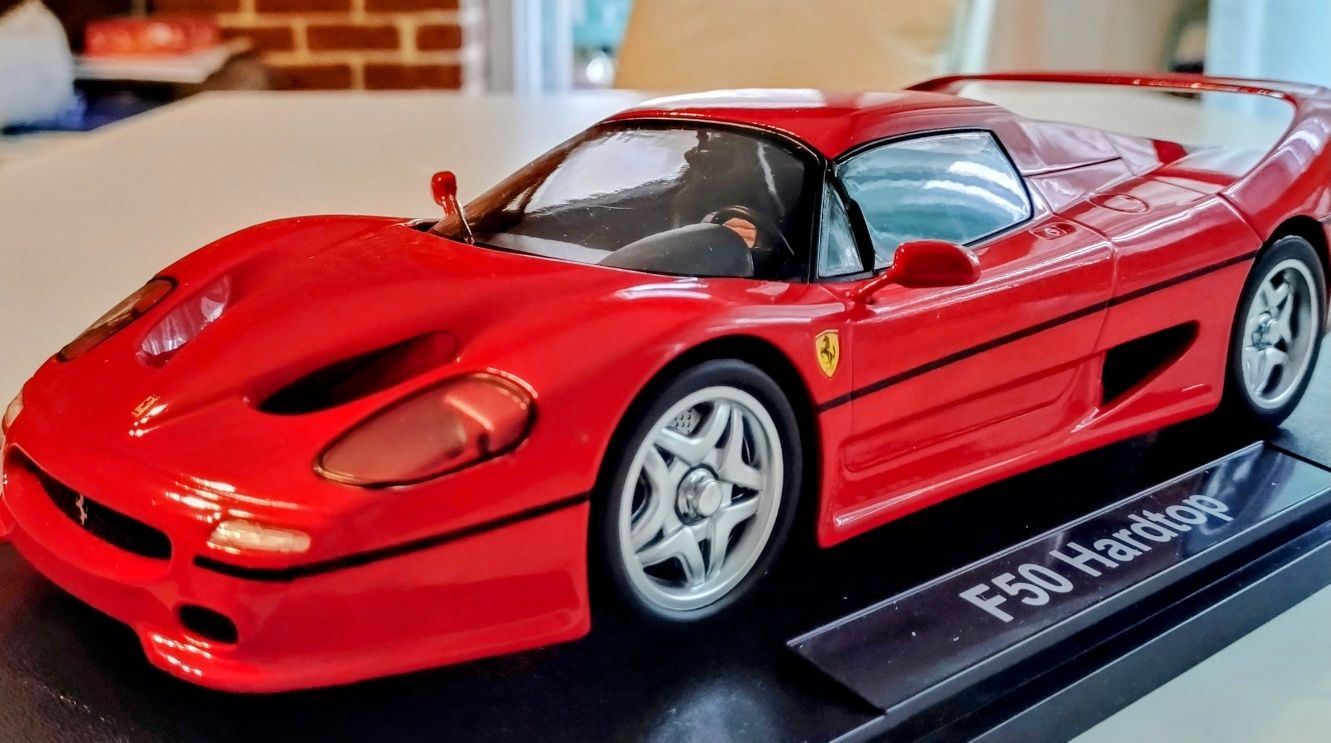 Macheta Ferrari F50 Hardtop 1995 rosie KK Scale 1/18