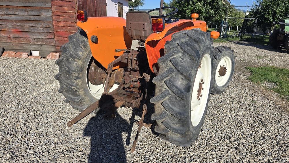 Tractor 4x4 Fiat 45-cai servo