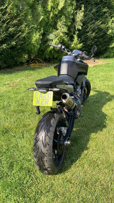 Ktm duke 790 an 2019 evacuare akrapovic, plus o cască