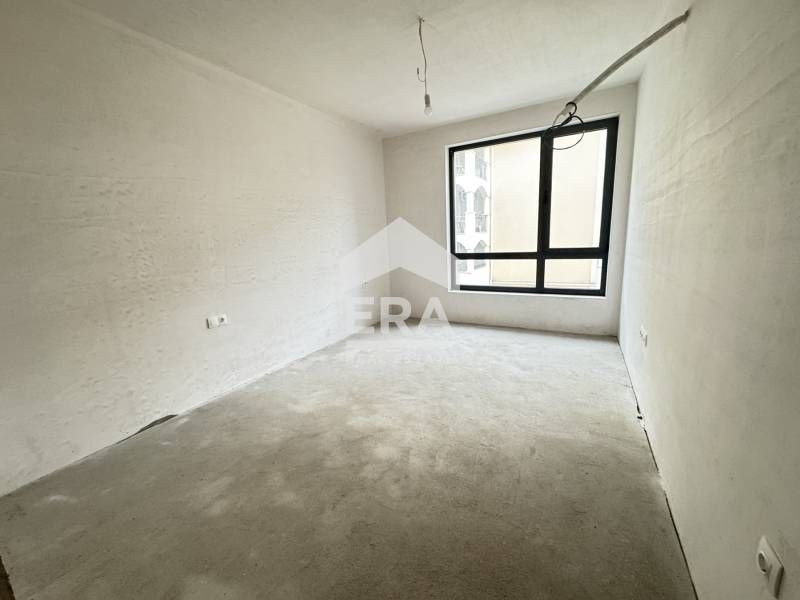 Продава се Четиристаен апартамент в к.к. Св.Св. Константин и Елена - 135 кв.м за 1963 €/кв.м - Снимка #4