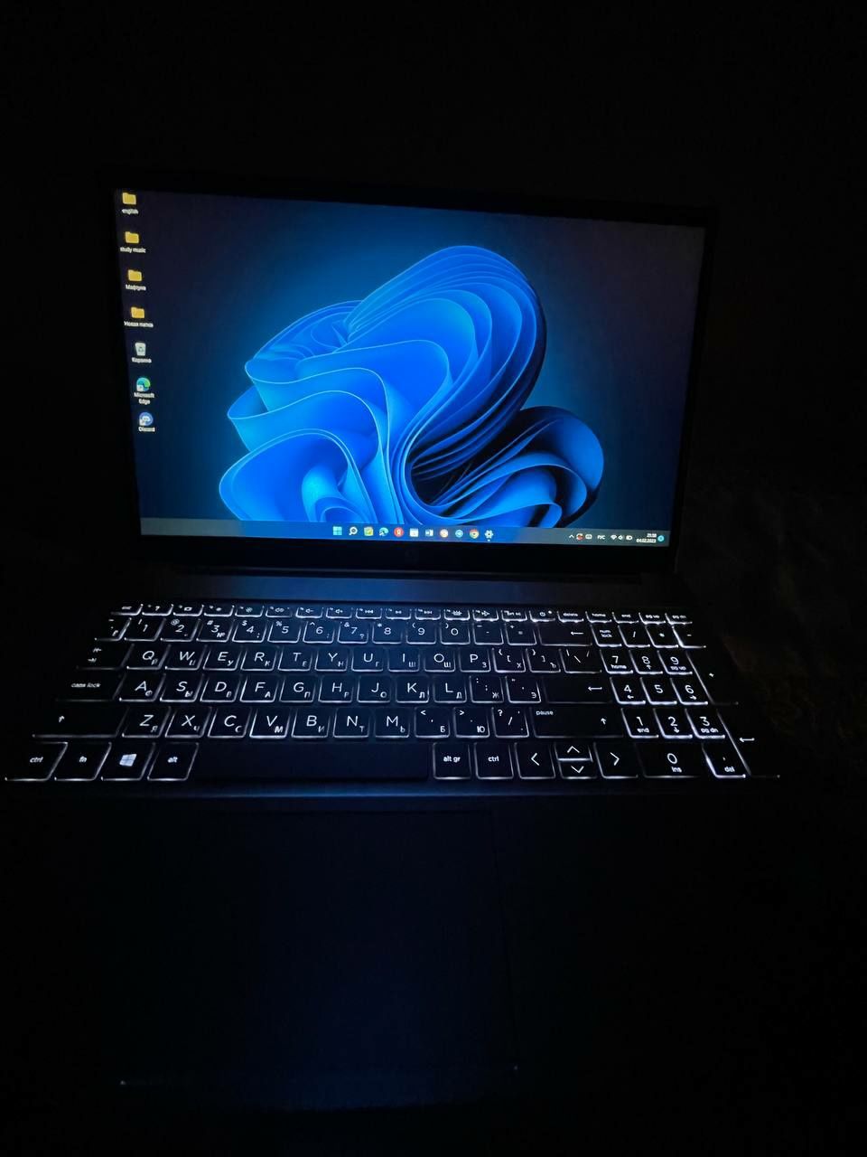 HP Pavilion Laptop 15-eg0xxx Sotiladi Srochno