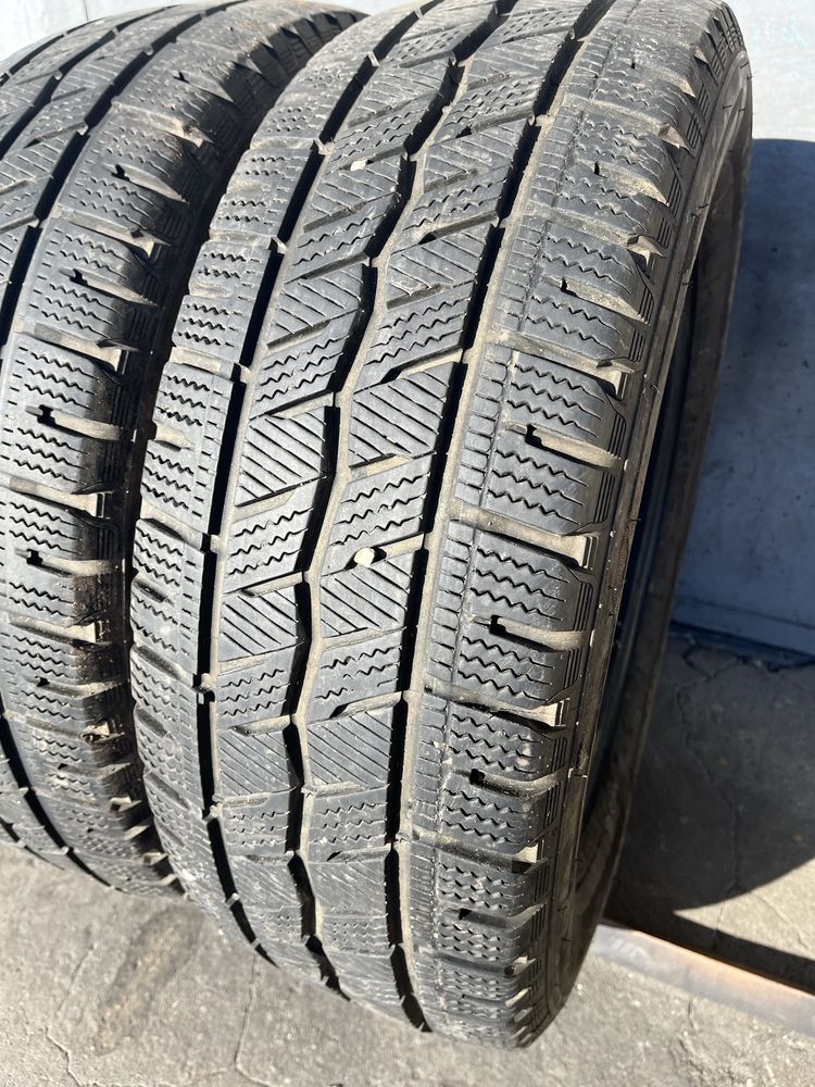 2 бр. зимни гуми за бус 215/65/16C Hankook 6/7 mm DOT 3519/3621