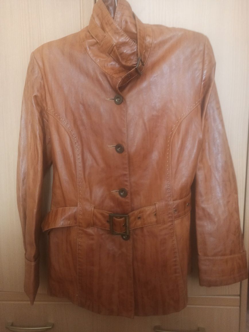 Кожаная куртка S- M с ремешком из натуральной кожи