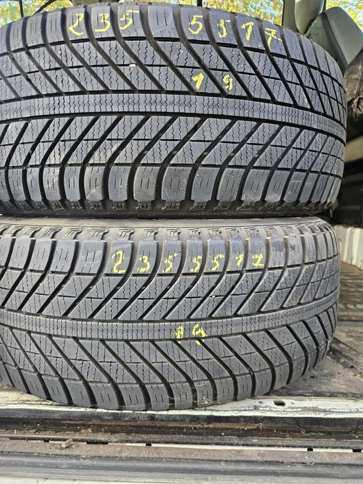 Гуми 235/55/17 2броя Всесезонни