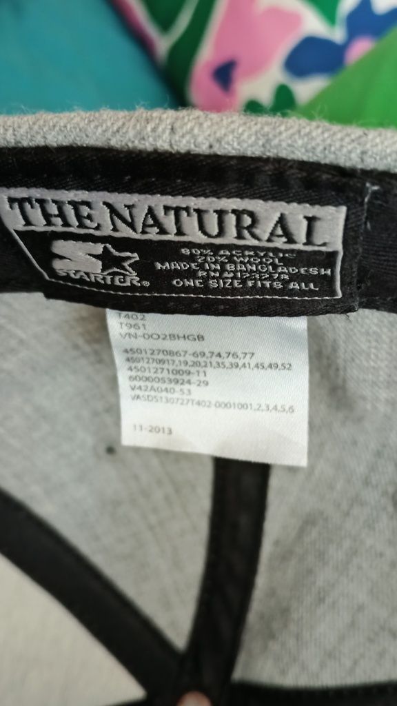 Продавам скейт шапка Vans