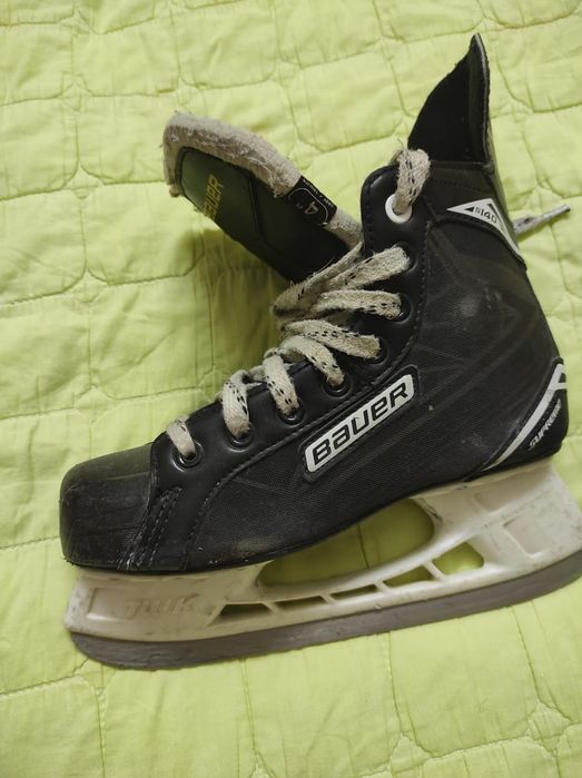 Коньки хоккейные