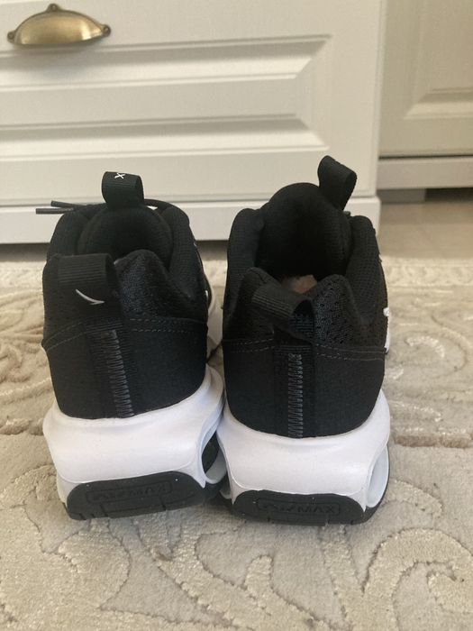 Adidasi air max dama