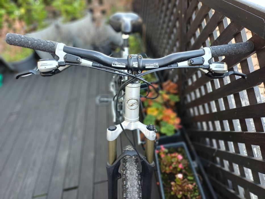 Vând bicicleta Giant