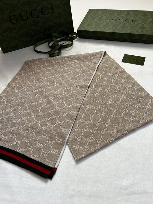 Esarfa Gucci calitativa