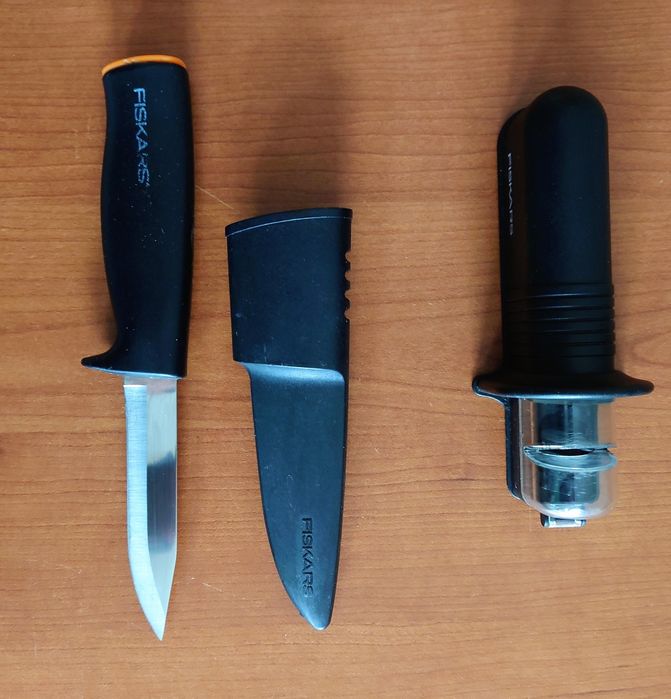 Fiskars : практически Нова ножица 21см, Точило и Нож 22см, ползвани