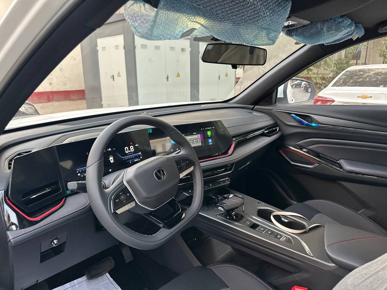 Продам новую машину Changam x5 plus