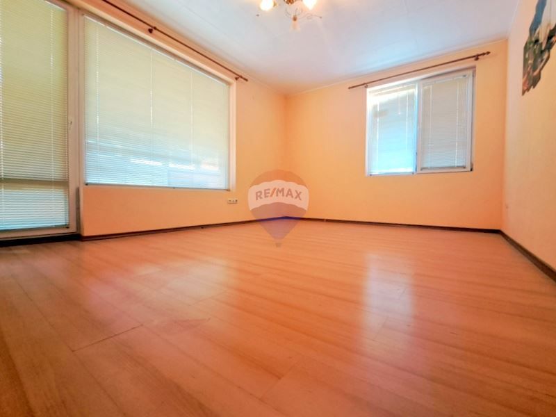 Продава се Тристаен апартамент в Варна, Възраждане 1 - 94 кв.м за 1649 €/кв.м - Снимка #3