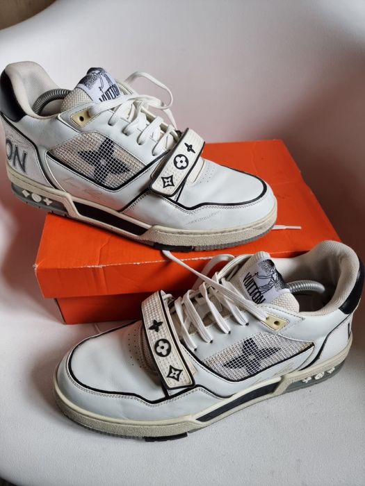 Louis Vuitton Black/White marimea 44