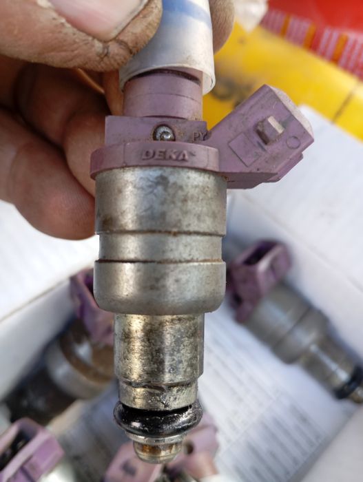 Форсунка сименс б/у 8 шт рабочей авто продам