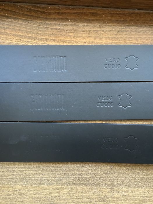 Vand set de trei curele de piele noi