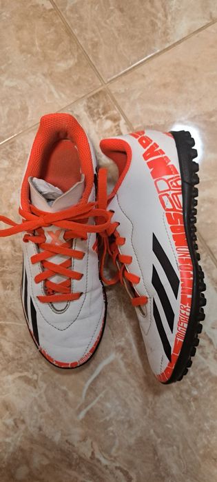 Футболни обувки nike, adidas