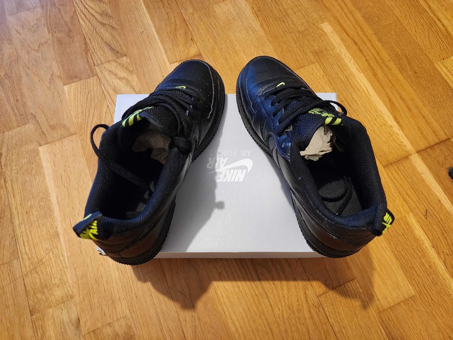 Adidasi Nike Air Force 1 LV8 GS - Numarul 38.5