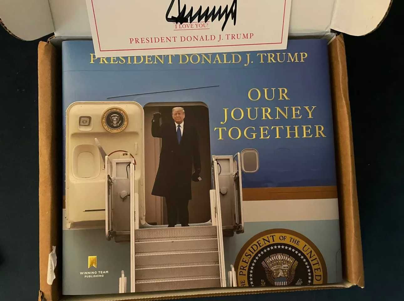 Carte semnata Donald J. Trump - Our Journey Together